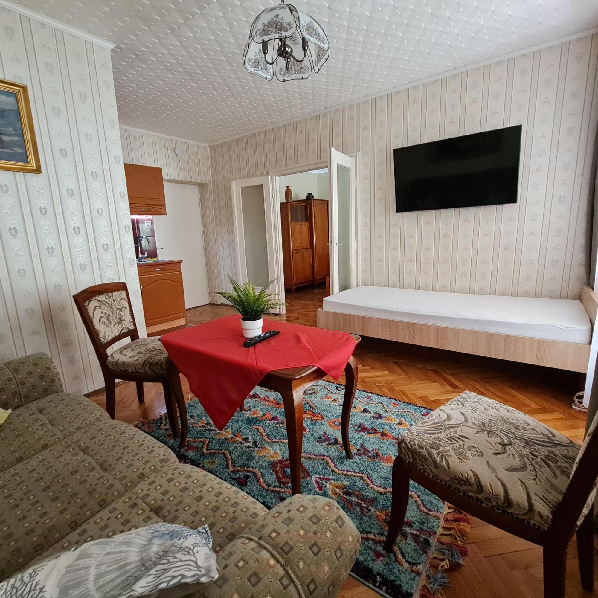 Otis Vendeghaz Apartment Siofok Room photo